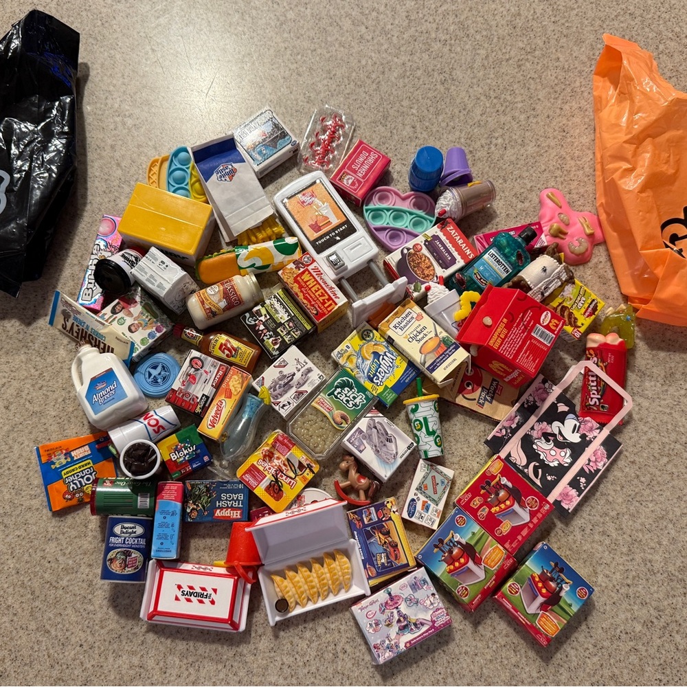 Lot of Mega gross minis and Mini Brands 50+ and 2 bags!